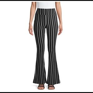 Black and white fit and flare leggings